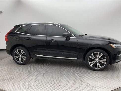 Certified 2023 Volvo XC60 B5 Plus w/ Climate Package image 9