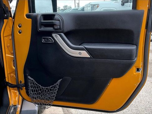 Used 2014 Jeep Wrangler Unlimited Sahara w/ Connectivity Group image 22