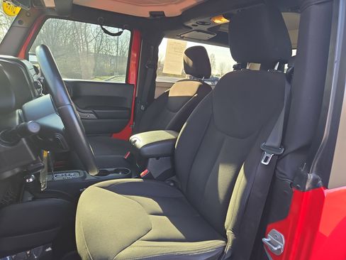 Used 2015 Jeep Wrangler Sport w/ Quick Order Package 24S image 12