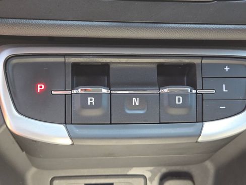 Used 2024 GMC Terrain SLT AWD/4WD image 28