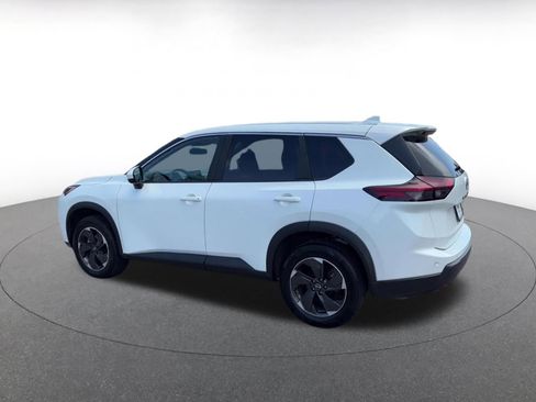 Used 2025 Nissan Rogue SV AWD/4WD image 9