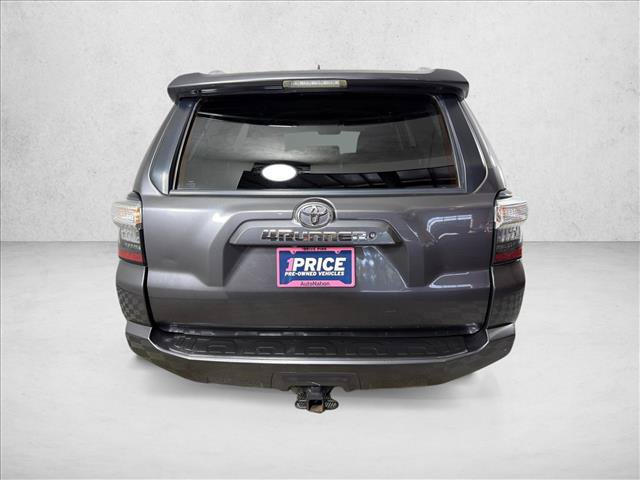 Used 2018 Toyota 4Runner SR5 AWD/4WD image 4