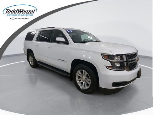 Used 2018 Chevrolet Suburban LT image 1