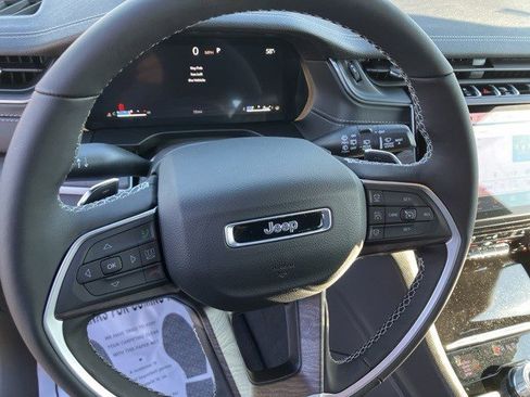 New 2025 Jeep Grand Cherokee L Limited image 15