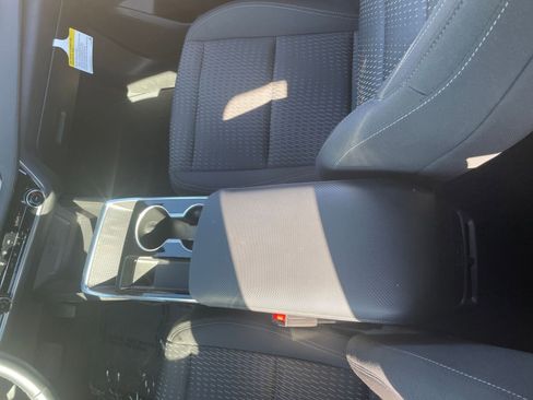 Used 2025 Chevrolet Equinox LT image 39