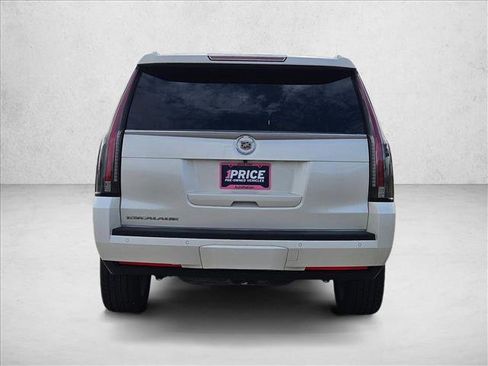 Used 2015 Cadillac Escalade Premium image 7