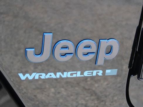 Used 2023 Jeep Wrangler Unlimited Sahara AWD/4WD image 9