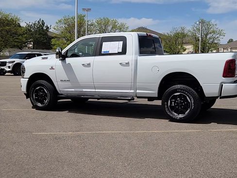 Used 2025 RAM 2500 Laramie AWD/4WD image 25