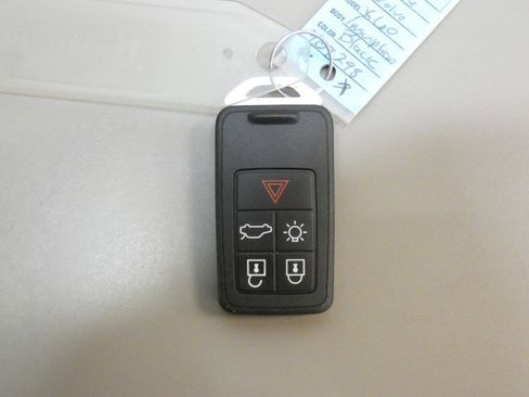 Used 2016 Volvo S60 T5 Premier w/ Convenience Package image 37