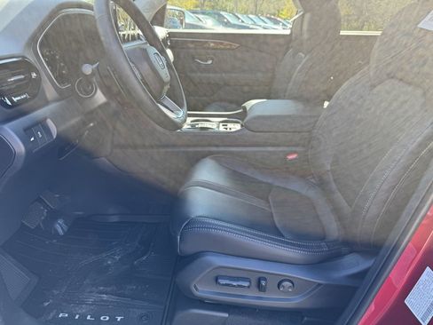 New 2025 Honda Pilot Touring image 11