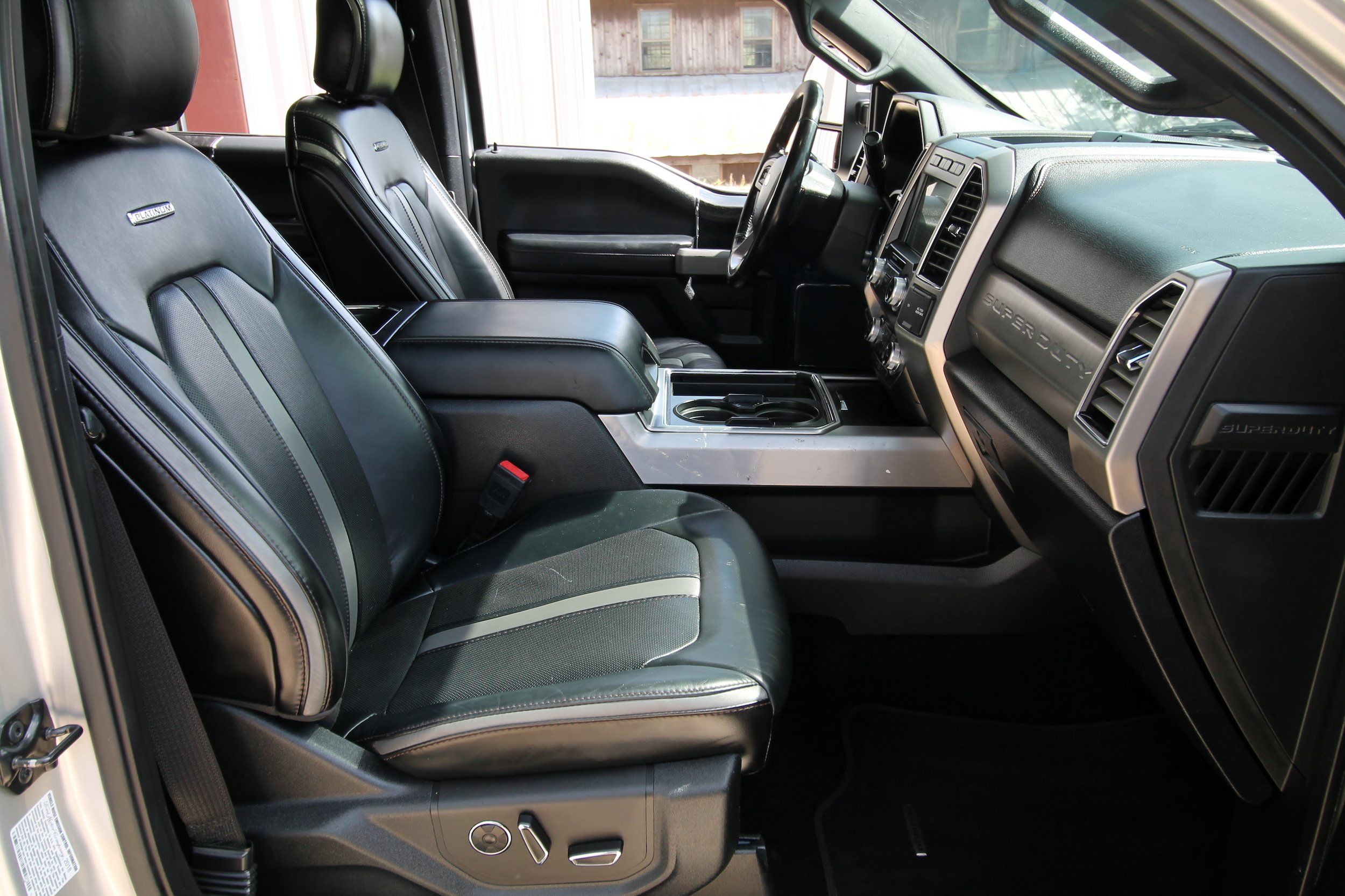 Used 2019 Ford F350 Platinum w/ Platinum Ultimate Package AWD/4WD image 44