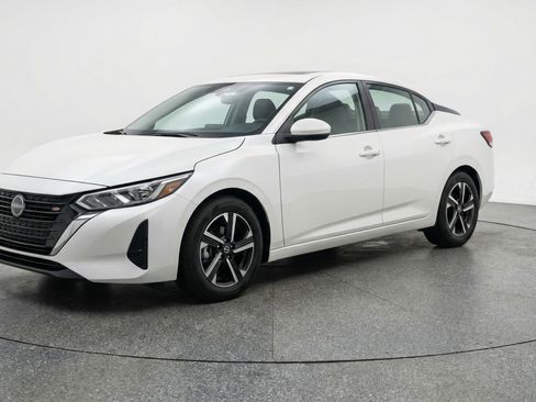 Used 2025 Nissan Sentra SV FWD image 3