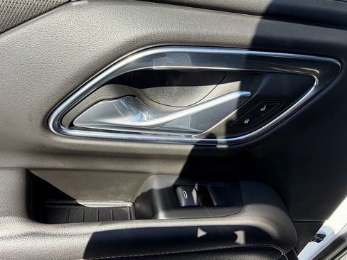 Used 2024 GMC Yukon AT4 w/ AT4 Premium Package image 19