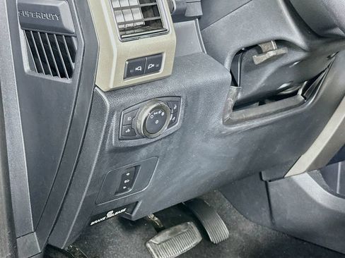 Used 2022 Ford F250 Lariat w/ Black Appearance Package AWD/4WD image 10