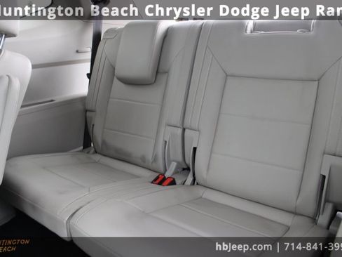 Used 2022 Volkswagen Atlas SE image 35