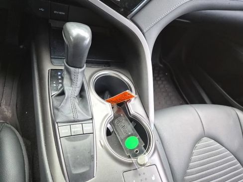 Used 2024 Toyota Camry SE w/ Cold Weather Package FWD image 21