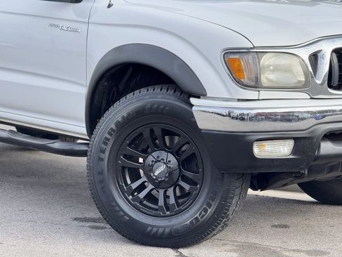 Used 2003 Toyota Tacoma PreRunner image 2