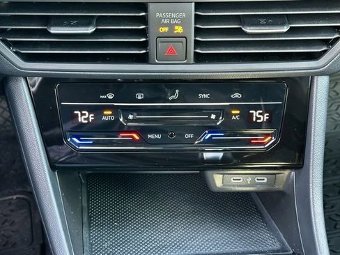 Certified 2025 Volkswagen Jetta S image 22