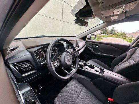 Used 2021 Nissan Rogue SV image 15