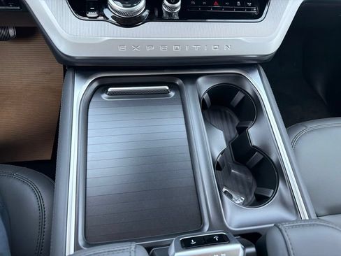 New 2027 Ford Expedition Max Active RWD image 3
