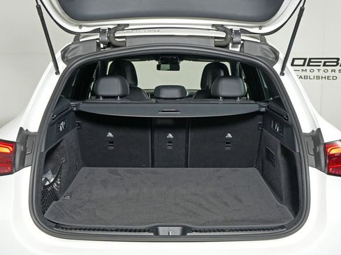 Used 2025 Mercedes-Benz GLC 300 4MATIC image 31