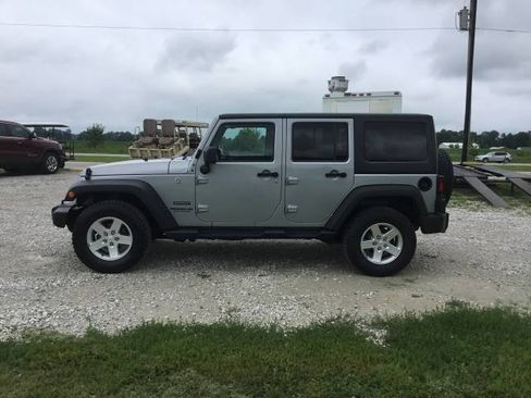 Used 2016 Jeep Wrangler Unlimited Sport w/ Quick Order Package 24S AWD/4WD image 7