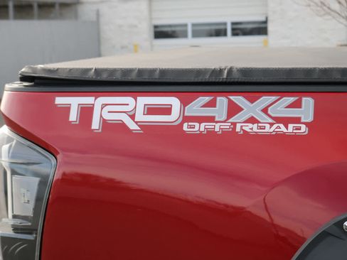 Used 2021 Toyota Tacoma TRD Off-Road image 8