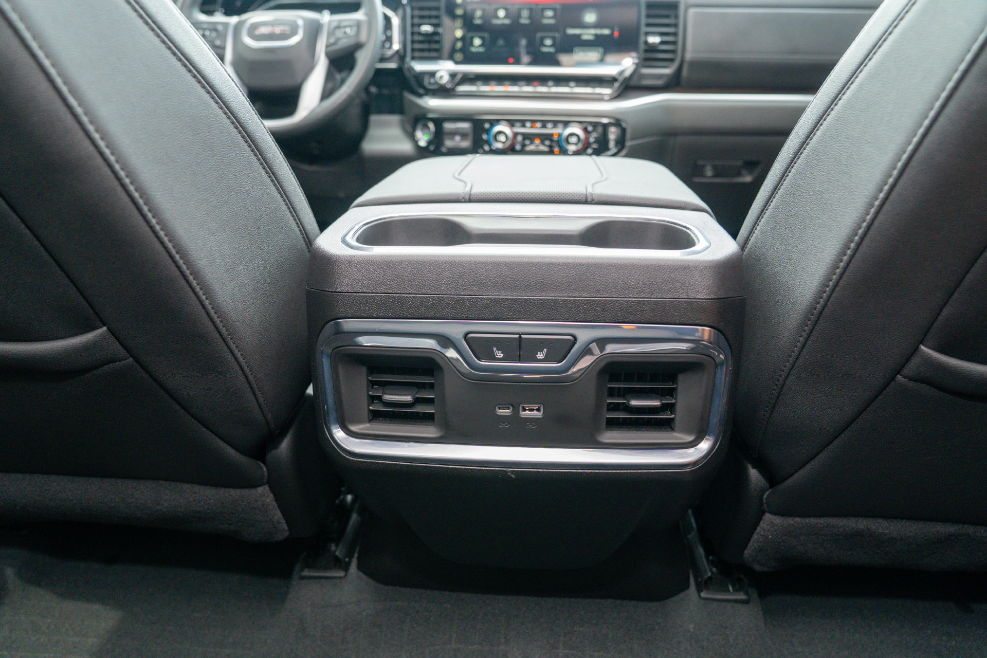 Used 2025 GMC Sierra 1500 SLT w/ SLT Premium Plus Package AWD/4WD image 34