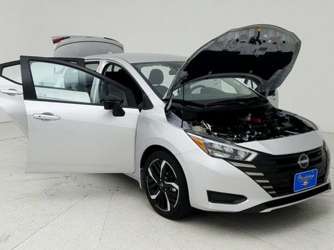 Used 2025 Nissan Versa SR w/ Trunk Package FWD image 10