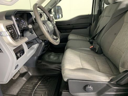 Used 2024 Ford F250 XL w/ XL Chrome Package image 13