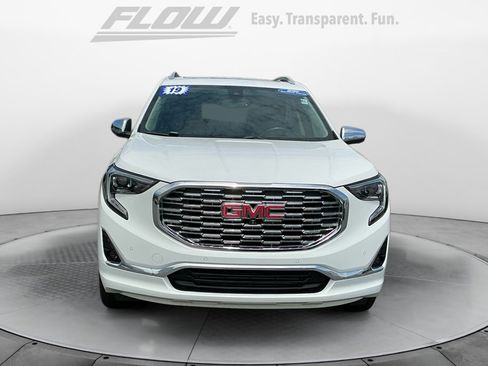 Used 2019 GMC Terrain Denali w/ Advanced Safety Package AWD/4WD image 3