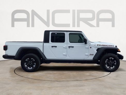 Used 2026 Jeep Gladiator Rubicon AWD/4WD image 15