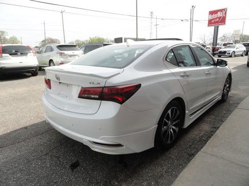 Used 2015 Acura TLX w/ Technology Package FWD image 4