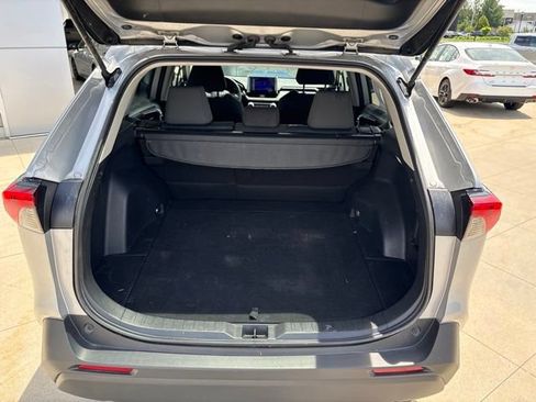 Used 2025 Toyota RAV4 XLE AWD/4WD image 25