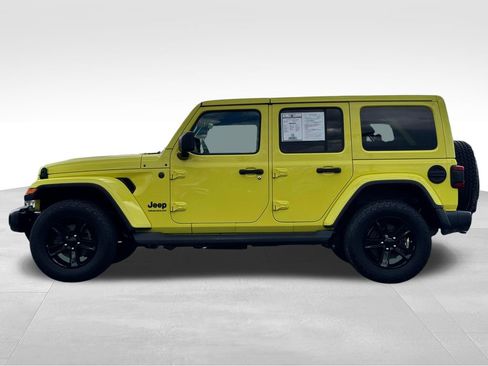 Used 2023 Jeep Wrangler Unlimited Sahara AWD/4WD image 4