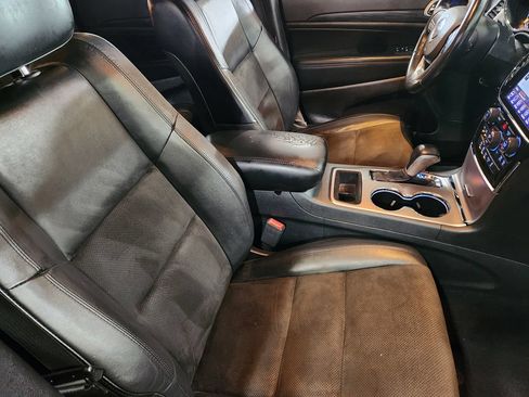 Used 2019 Jeep Grand Cherokee Altitude RWD image 31