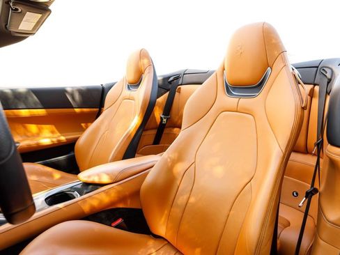 Used 2019 Ferrari Portofino image 10