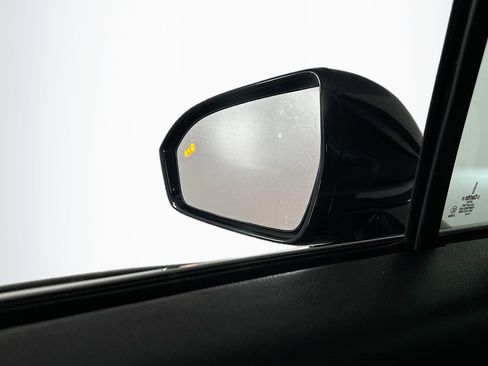 Used 2023 Lincoln Nautilus FWD w/ Premium Package image 16