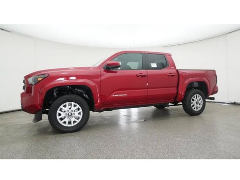 Used 2025 Toyota Tacoma SR5 AWD/4WD image 23