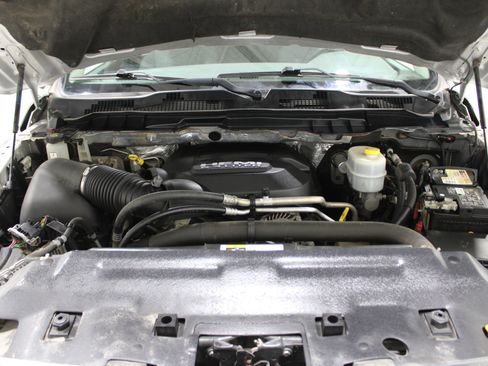 Used 2017 RAM 2500 Tradesman w/ Chrome Appearance Group image 40