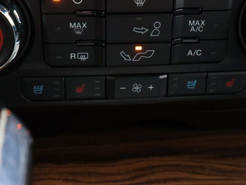 Used 2017 Ford F150 Lariat image 29