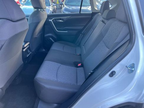 Used 2025 Toyota RAV4 XLE image 25