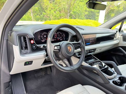 Certified 2026 Porsche Cayenne image 4