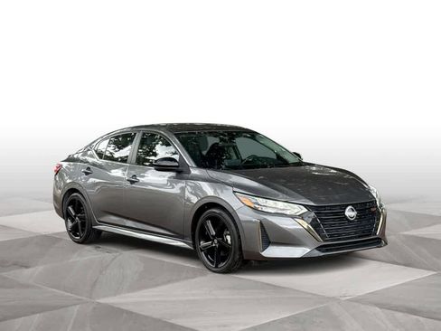 Used 2024 Nissan Sentra SR FWD image 2