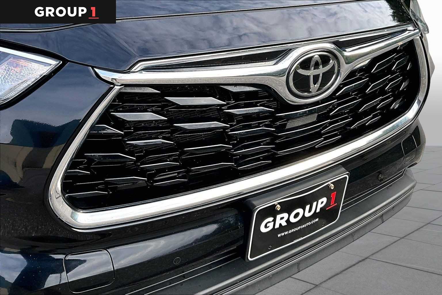 Used 2023 Toyota Highlander Limited AWD/4WD image 32