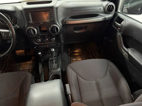 Used 2014 Jeep Wrangler Unlimited Sport AWD/4WD image 20
