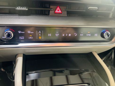 Used 2023 Kia Sportage EX image 17