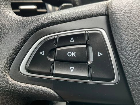 Used 2017 Ford Escape SE w/ Equipment Group 201A AWD/4WD image 23