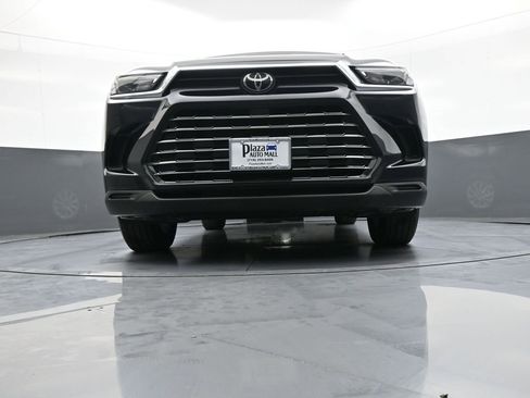 Certified 2025 Toyota Grand Highlander AWD image 29