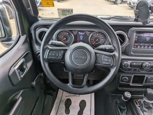 Used 2023 Jeep Gladiator Sport image 18